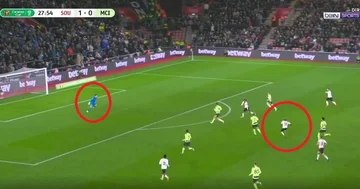Moussa Djenee macht in Manchester City eine Vollzeit- Magie