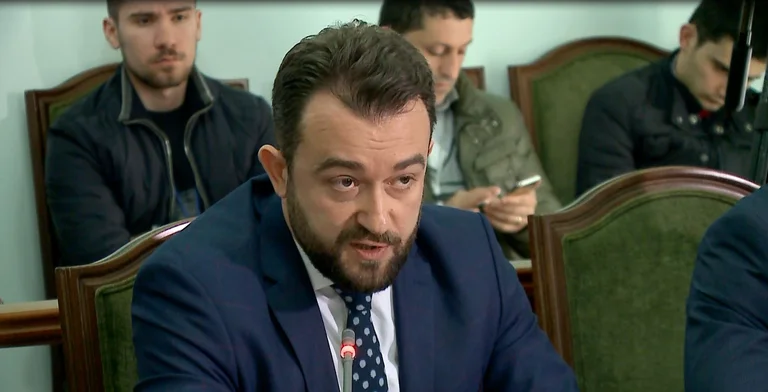 Generalministerium der Finanzen verhaftet, zwei Beamte in Albanien