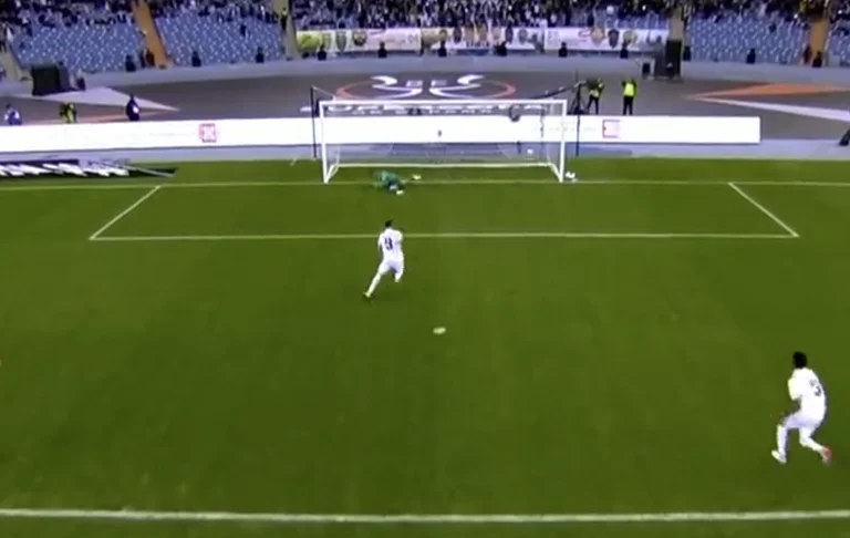 Benzema passiert die Verletzung, kommt mit einem Ziel von der Strafe bis zum Halbfinale des Supercups von Spanien