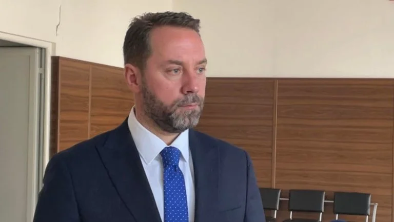 Avocat : Azem Kurtaj a été attaqué dans sa voiture.