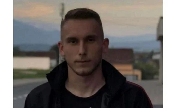 Il s'est moqué d'une autre personne, connue pour son arrestation au Kosovo en Serbie.