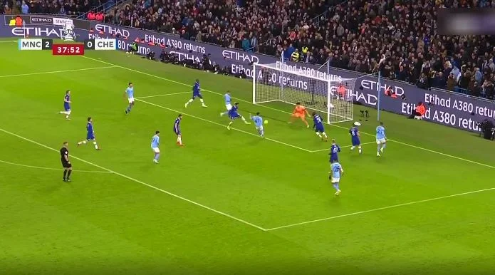 Quelle fantastique action, Phil Foden, pour Chelsea.
