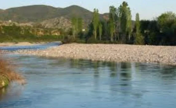 Schwere: Mutter wirft den Jungen im Fluss acht Tage in Shkodra