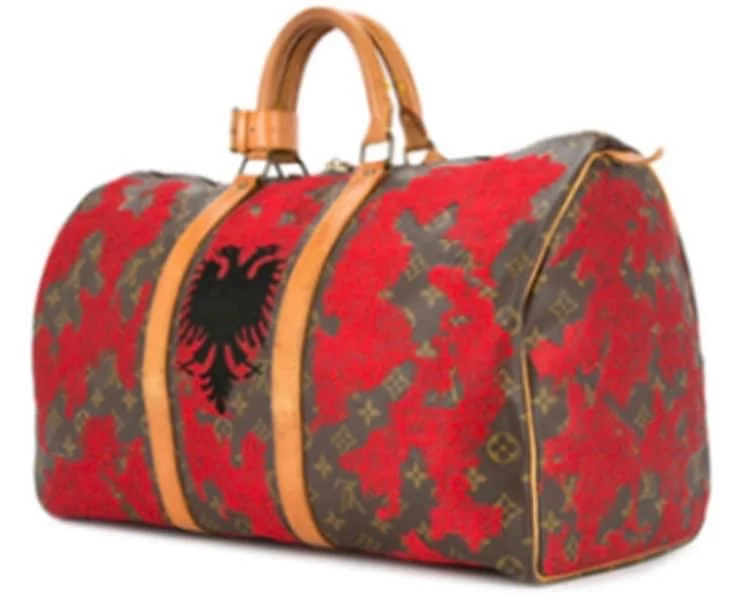 Amazing: “Louis Vuitton” creates the bag with the two-headed eagle