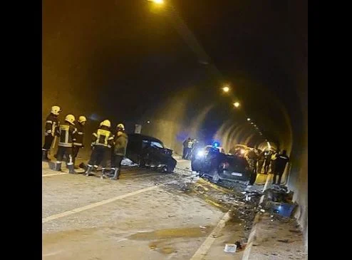 A dead man and two seriously injured after an accident at the Roshai tunnel