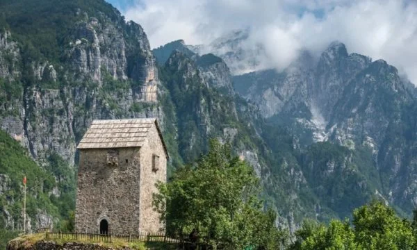 Rapport de la BBC pour les Alpes albanaises, Rama: Bon plan pour la promotion