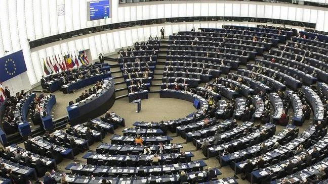 Corruption scandal expands in Brussels, two Euro-deputts short-term