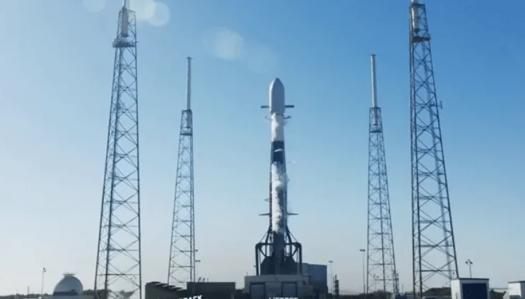Rama publie une vidéo: Les satellites albanais 1 et 2 partent dans l'espace