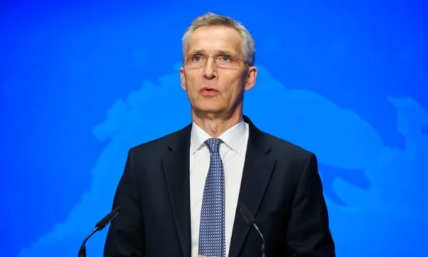 NATO-ja zotohet se do t’i ndihmojë Ukrainës “për aq kohë sa të ketë nevojë”