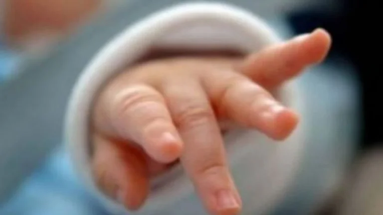 Mjekët në QKUK shpëtojnë një foshnje serbe, nëna: Çdo serb të trajtohet këtu, na pritën shumë mirë
