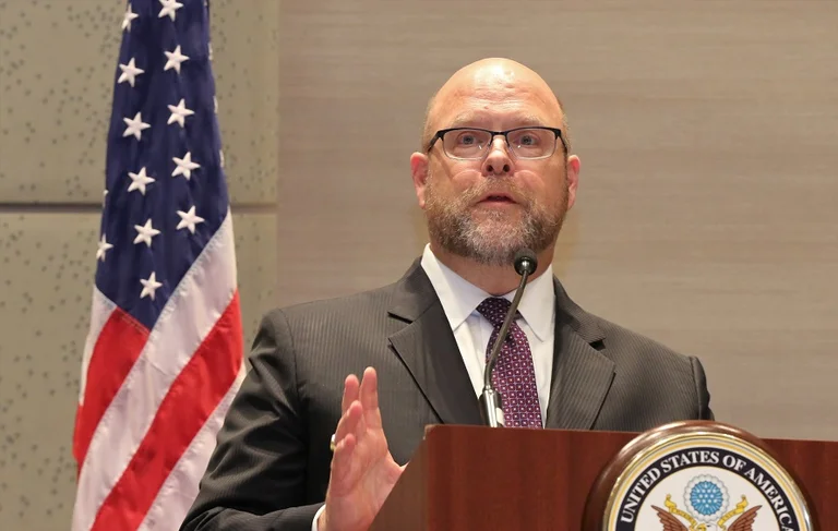 Ambasadori Hovenier: Asociacioni s’ka opsion, duhet të bëhet – veriu është pjesë e Kosovës dhe ashtu e trajtojmë