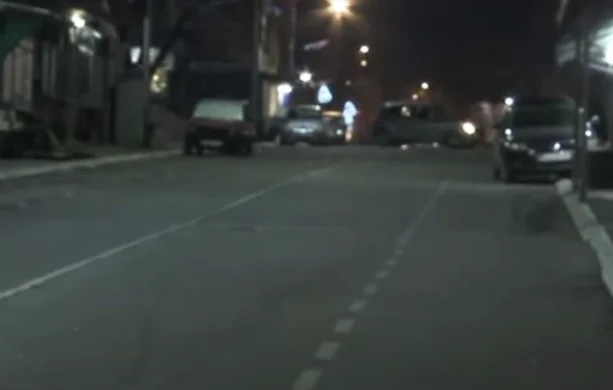 Zupçi ende me barrikada, në Lagjen e Boshnjakëve hiqen të gjitha