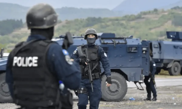 300 nga 700 policët në veri, i ka trajnuar Amerika