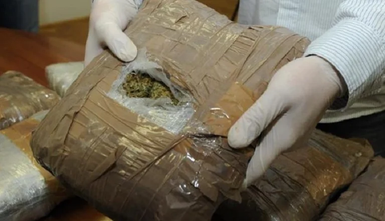 Sekuestrohen rreth 2 kg drogë në Obiliq e Fushë Kosovë, katër persona të arrestuar