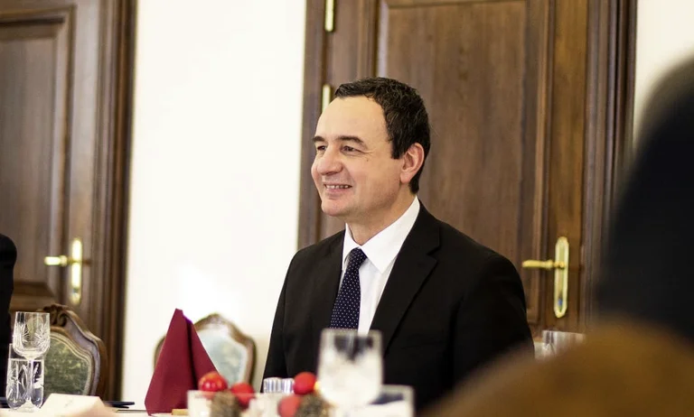Albin Kurti, nga politikani në komedian: Pse?