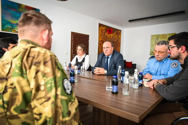 Bulliqi në takim me zv.komandantin e KFOR’it: Folëm për sigurinë në Podujevë dhe në vend