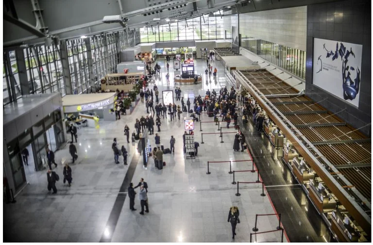 Aeroporti i Prishtinës kërcënohet me bombë, anulohen fluturimet