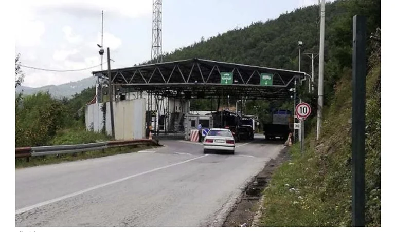 Policia fton qytetarët të mos kalojnë kah pikat kufitare në Jarinjë, Bërnjak dhe Merdarë