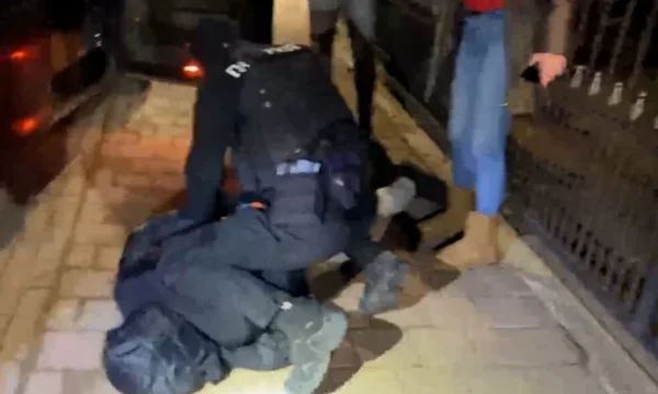 BIA arreston një shqiptar në Luginë, thotë se po dërgonte armë në Kosovë