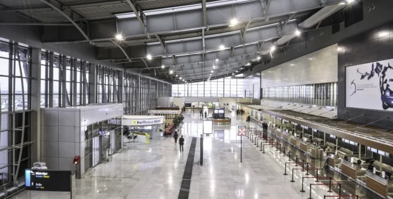 Policia: S’ka mjet shpërthyes në aeroport, ishte alarm i rremë