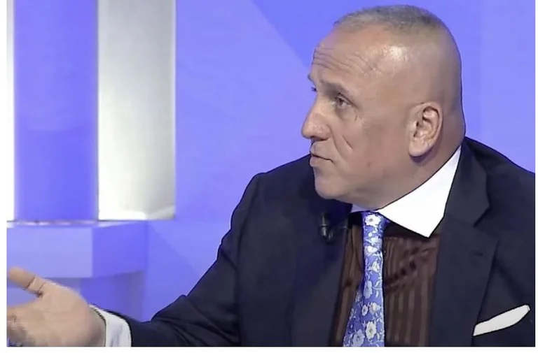 Kulla: Për ta ruajtur Kosovën duhet të bëhen gati për një luftë, KFOR-i merr urdhra nga Brukseli