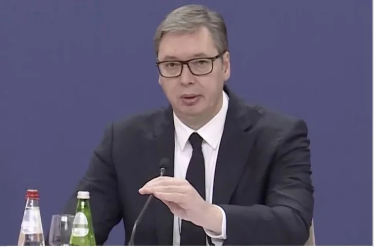 Vuçiq reagon ndaj ndalimit që iu bë patriarkut serb Porfirije për të hyrë në Kosovë