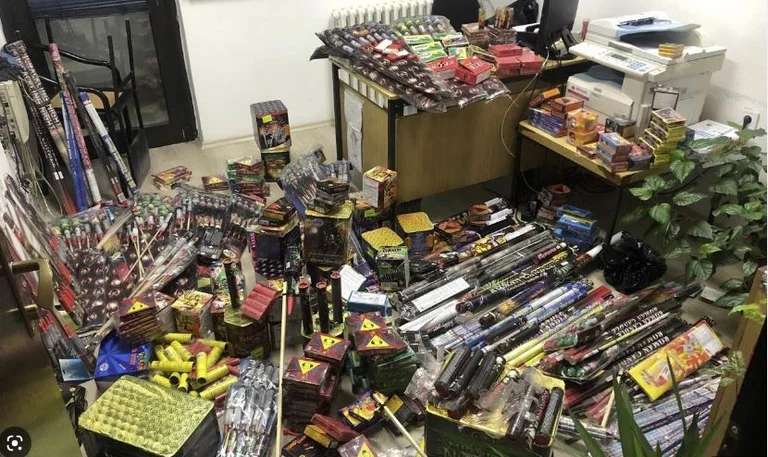 Trefishohet hyrja e mjeteve piroteknike në Kosovë