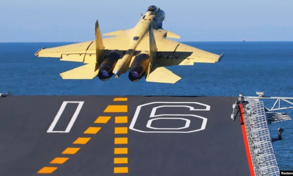 Dhjetëra avionë kinezë fluturojnë mbi Tajvan