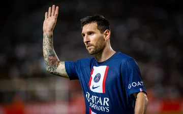 Als Weltmeister, wenn er das erste Spiel im Jahr 2023 mit Paris spielen
