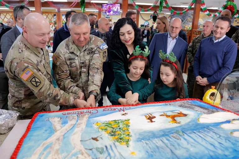 Osmani shkon me familje në Bondsteel për Krishtlindje: Lidhja Kosovë-SHBA më e fortë se kurrë