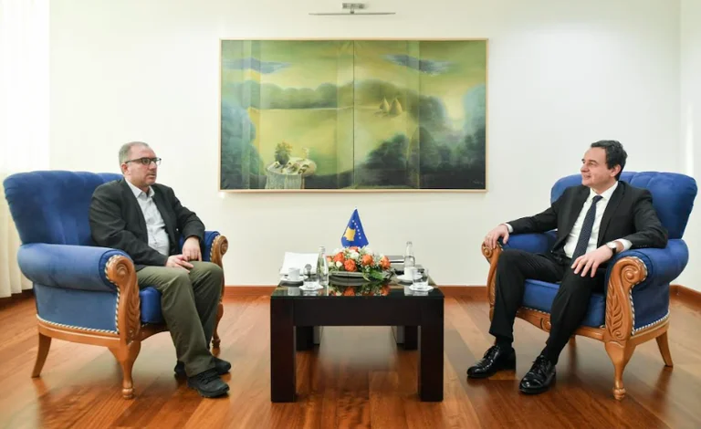 SSHCK e quan tradhtar Hykollin, pasi ky e mbështeti Ligjin për Pagat dhe atë për Zyrtarët Publik