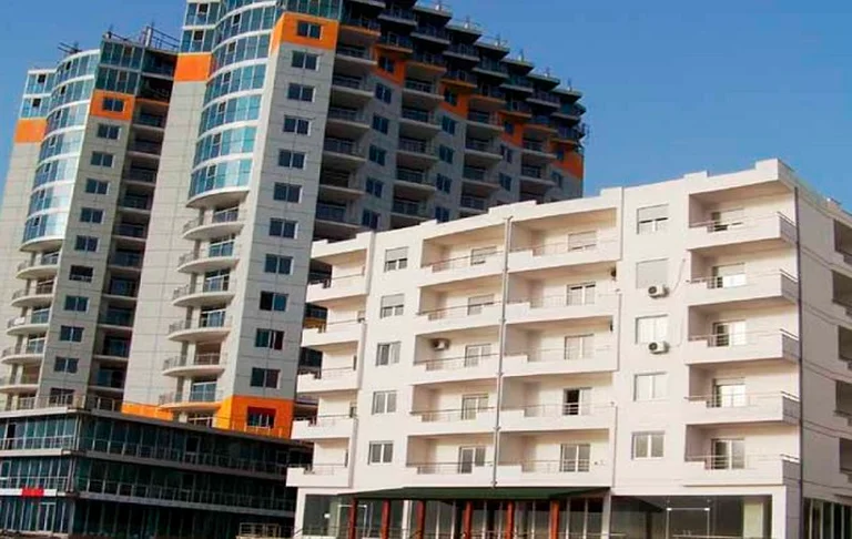 Studimi i UNDP mbi ndërtimet në Shqipëri: Burimet janë të paqarta, ndërsa oferta e lartë dikton tregun