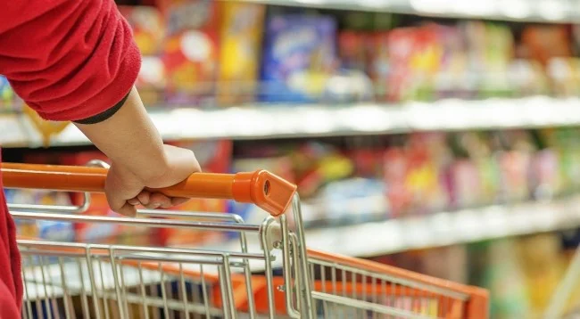 Ekonomistët përsërisin se përcaktimi i çmimeve po e dëmton ekonominë