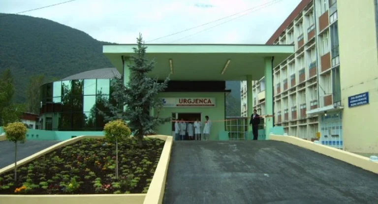 Shkarkohen shefi dhe kryeinfermierja e Gjinekologjisë për rastin e foshnjës në Pejë