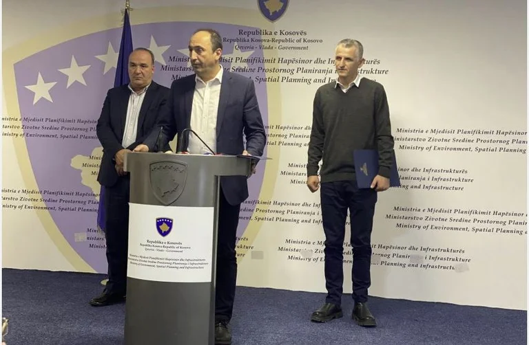Ministri Aliu e konfirmon se MF-ja i ka mjetet për rrugën Podujevë-Prishtinë