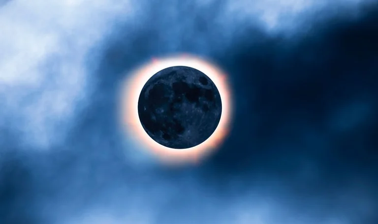 On this date is the last New Moon in 2022: That's why you should lose him!