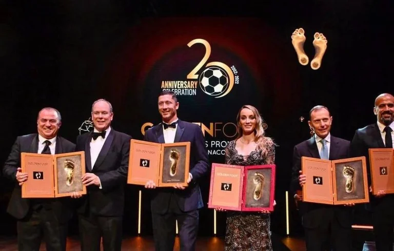 Kosovar Aslan se convierte en la primera mujer en recibir el premio Golden Leg