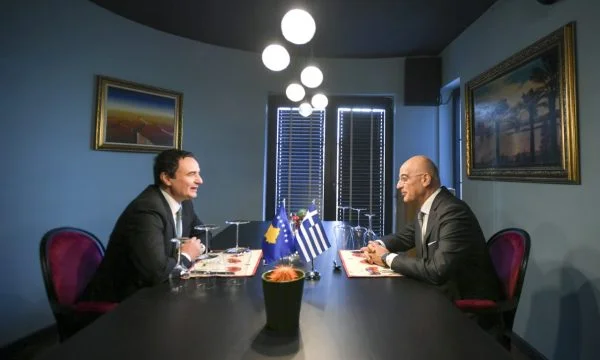 Kurt attend le ministre des Affaires, ZKM montre de quoi ils ont parlé