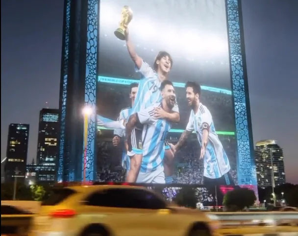 “Adidas” rivela un folle Rhealboard di Leo Messins a Dubai