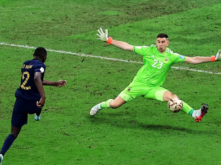 Baierney immediately cares about Argentina's Martinez