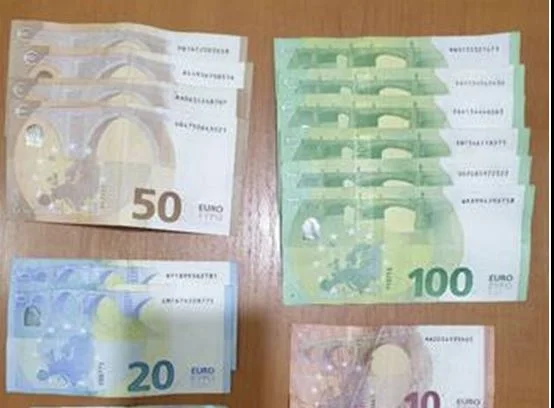 Prizren: Bürger finden ihre Brieftasche bei 850 Euro, der Polizei übergeben