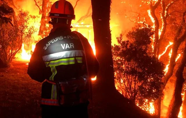 Frankreich: Zehn Menschen unter ihnen fünf Kinder sterben aus Feuer