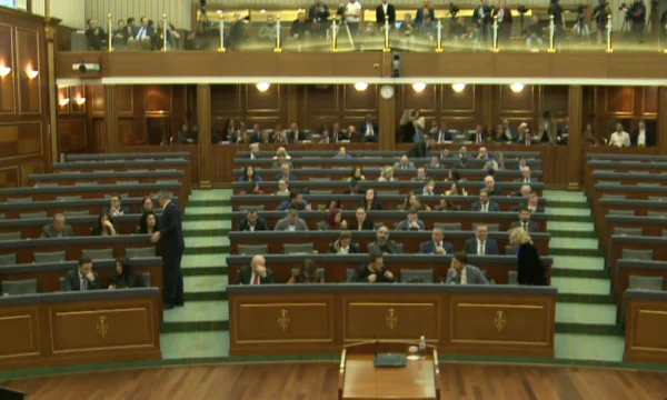 The LDK goes to the Assembly for the President's Annual Address, AAK PDK boycotts