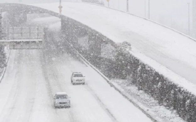 Estados Unidos es golpeado por una poderosa tormenta de invierno