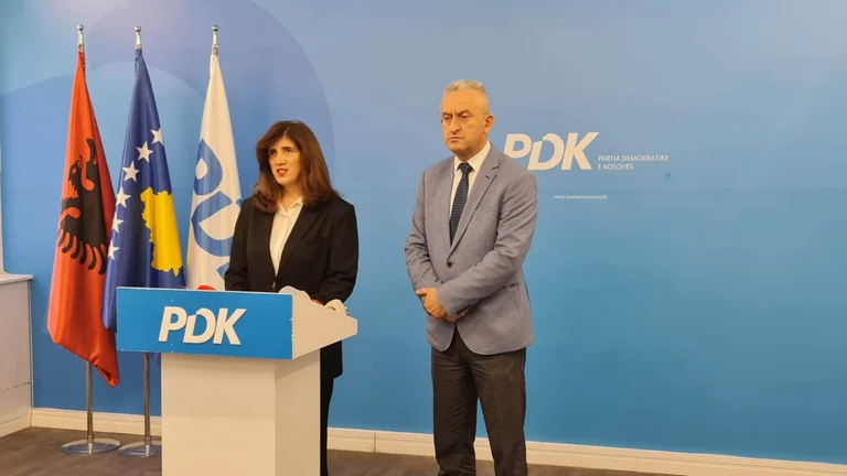 PDK: VV is boycotting the Bureau for Pensions of Police Officials, seeking his snap vote.