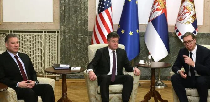 Escobar und Lajcak gehen zu Vuciqi Treffen
