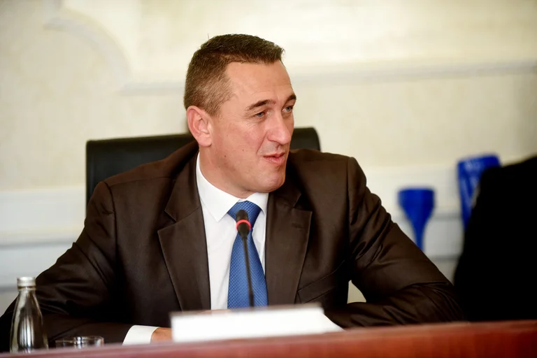Rasp: La crise actuelle est un effort de Belgrade, Pristina pour se positionner pour la conclusion des négociations