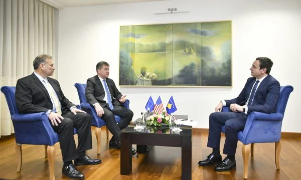 Le cabinet du Premier ministre annonce la rencontre avec Escobar de Lajcak, mais l'escroquerie cite la demande d'association