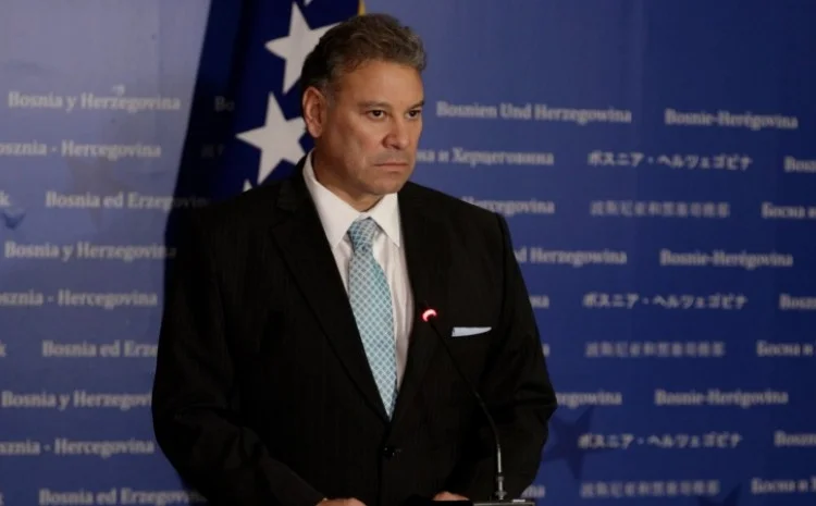 Escobar: Kosova të përmbushë kërkesat për targat dhe Asociacionin e komunave me shumicë serbe