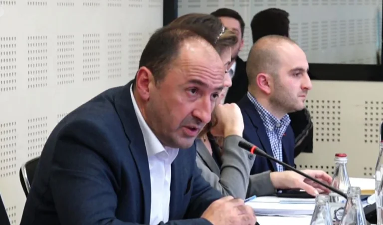 Snow on the ground: Minister Aliu does not know if road maintenance contracts have been signed